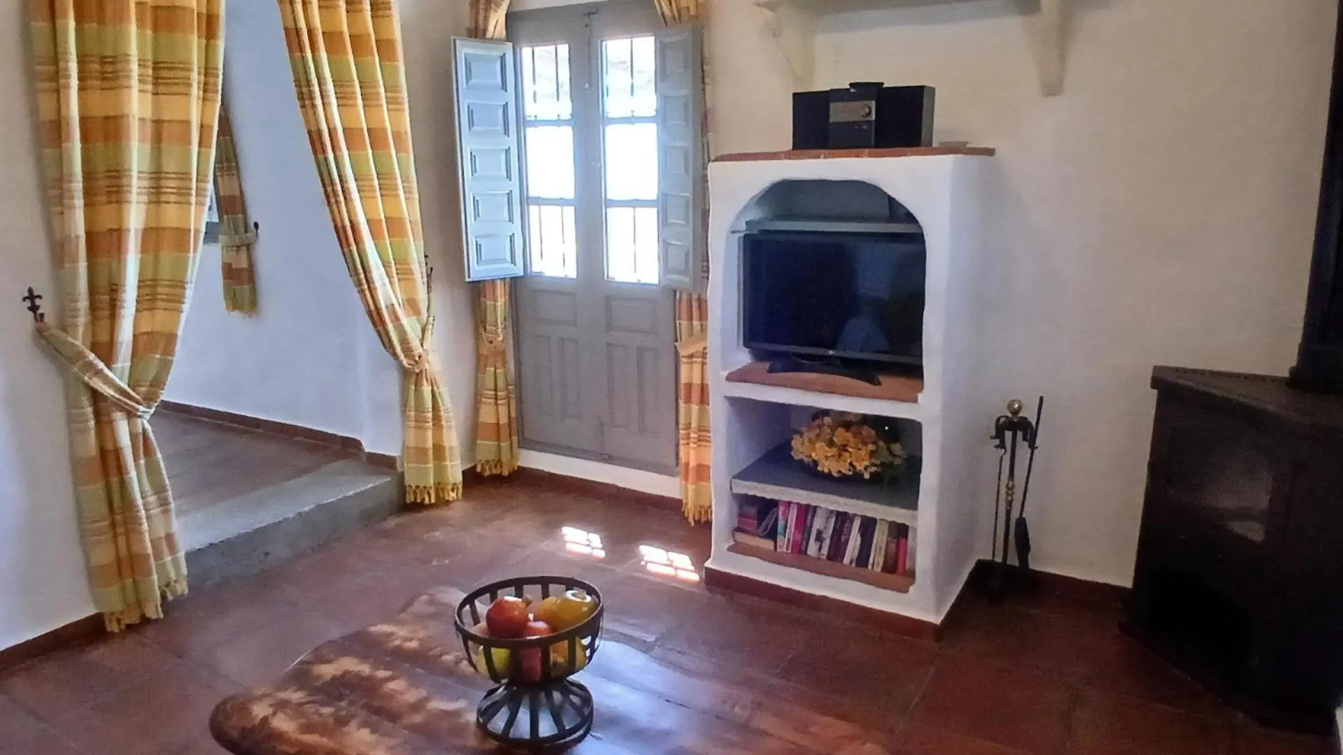 Cortijo Retama, Typical Andalusian Cottage, Romantic & Relax Villa By Eastern Costa Del Sol, In The Countryside Near Frigiliana Town, At 12 Kilometers From The Beach 0*,  スペイン